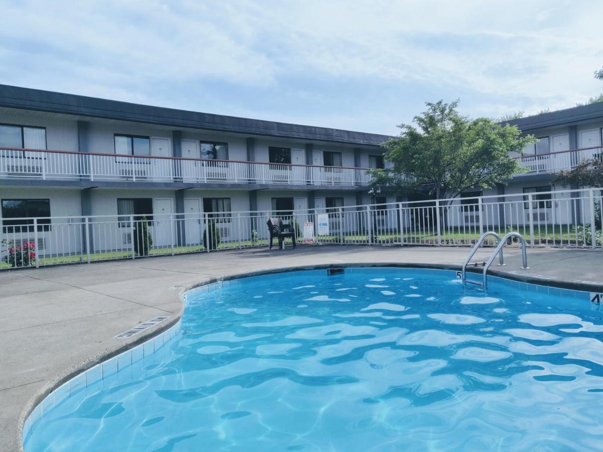 Sprucewood Inn Elyria Extérieur photo